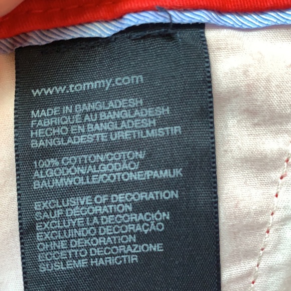 Tommy Red Shorts size 4 - Picture 5 of 9